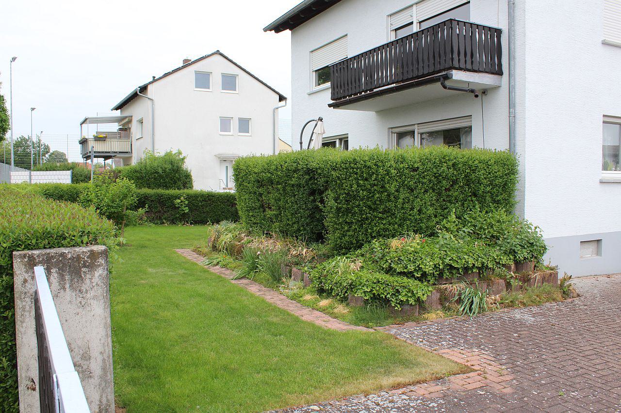Gepflegtes 2-Familienhaus mit Garten - Bild# 10