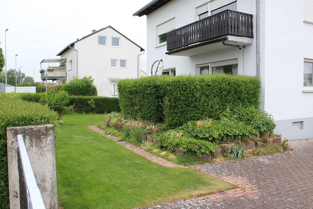Gepflegtes 2-Familienhaus mit Garten - Bild# 10