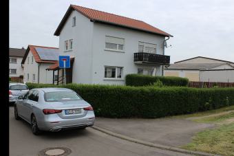 Gepflegtes 2-Familienhaus mit Garten - Bild# 1