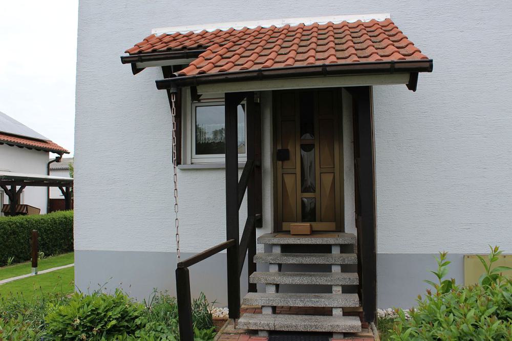 Gepflegtes 2-Familienhaus mit Garten - Bild# 3