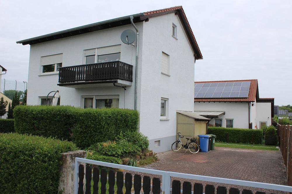 Gepflegtes 2-Familienhaus mit Garten - Bild# 9